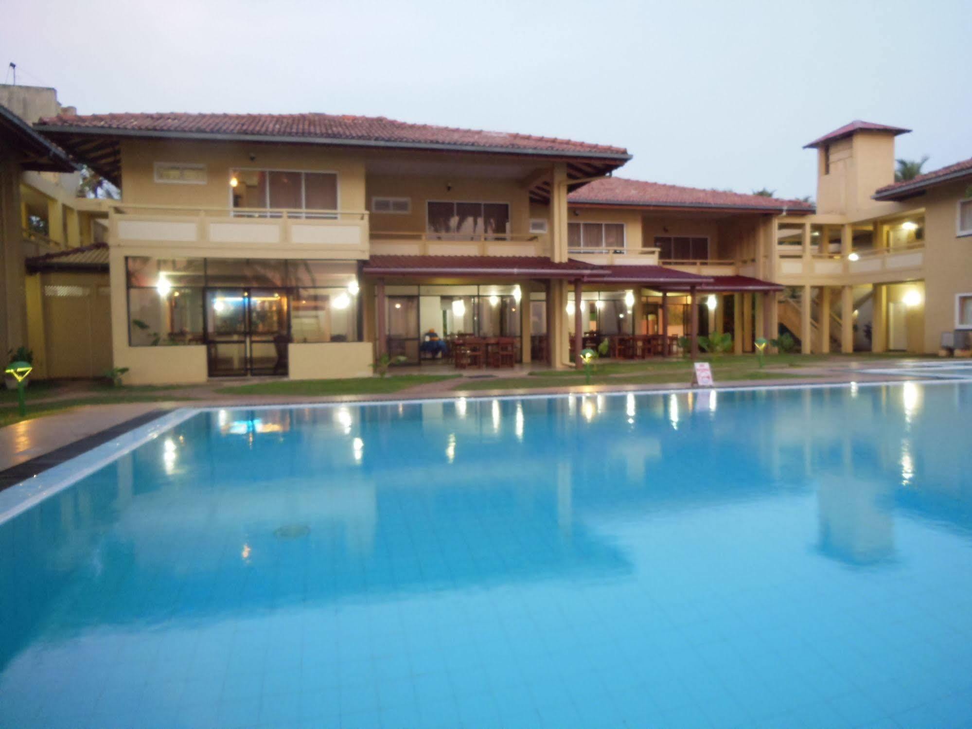 Sanmali Beach Hotel Marawila Exterior foto